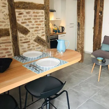 Joli Appartement Quartier Historique Moulins  Exterior photo